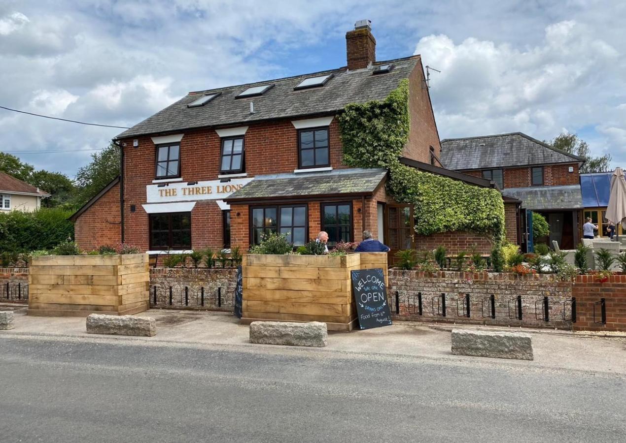 The Three Lions Hotel Fordingbridge Ngoại thất bức ảnh
