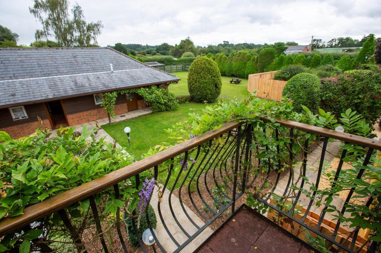 The Three Lions Hotel Fordingbridge Ngoại thất bức ảnh