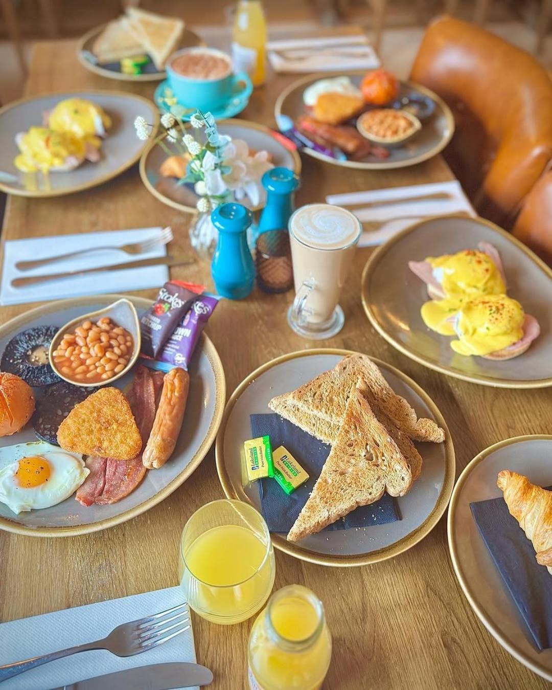 The Three Lions Hotel Fordingbridge Ngoại thất bức ảnh